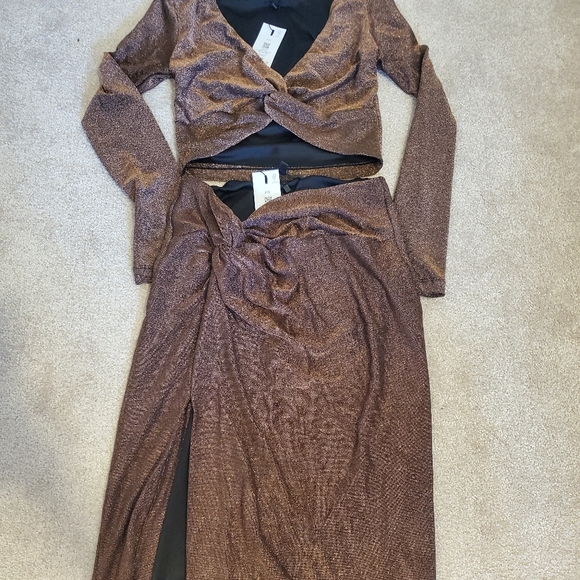 Jupe Midi Skirt with Blouse - Picture 2 of 2